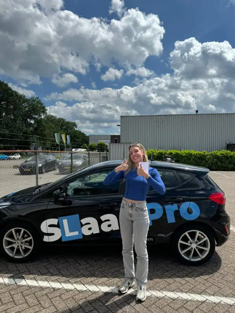 Motiverende rijlessen bij Rijschool Slaagpro voor snel leren autorijden.
