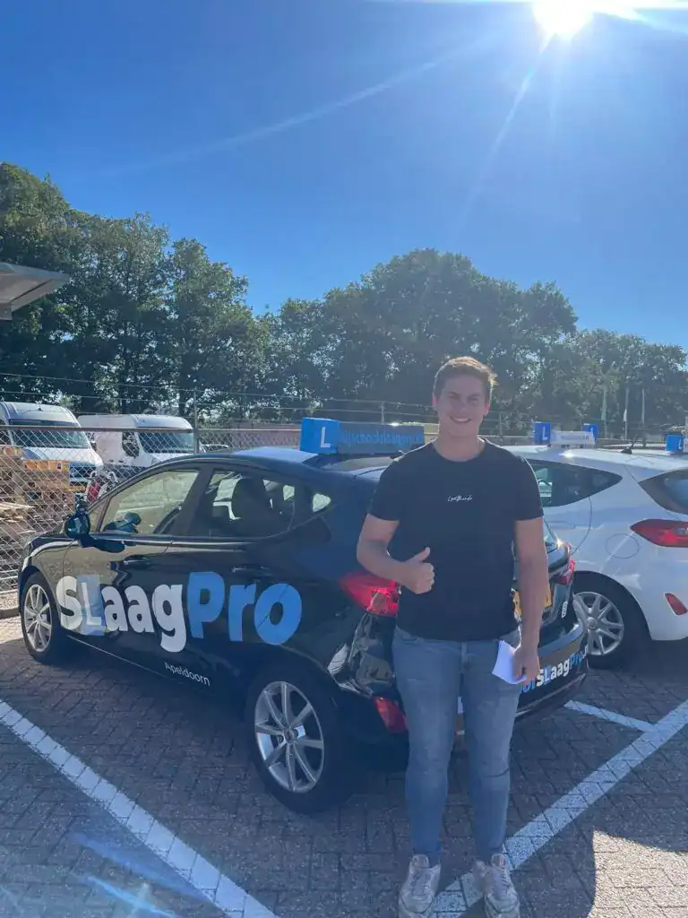 Nieuwe bestuurder geslaagd bij Rijschool Slaagpro Apeldoorn.